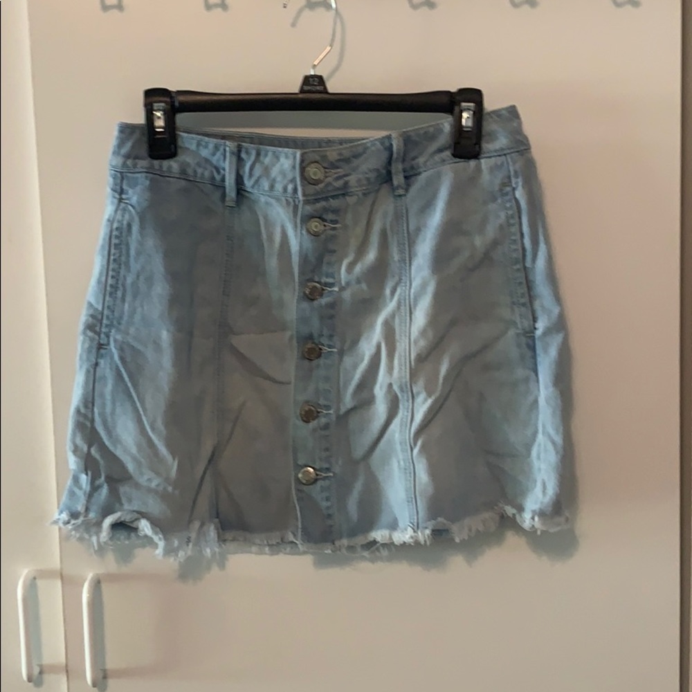 American Eagle button denim skirt.